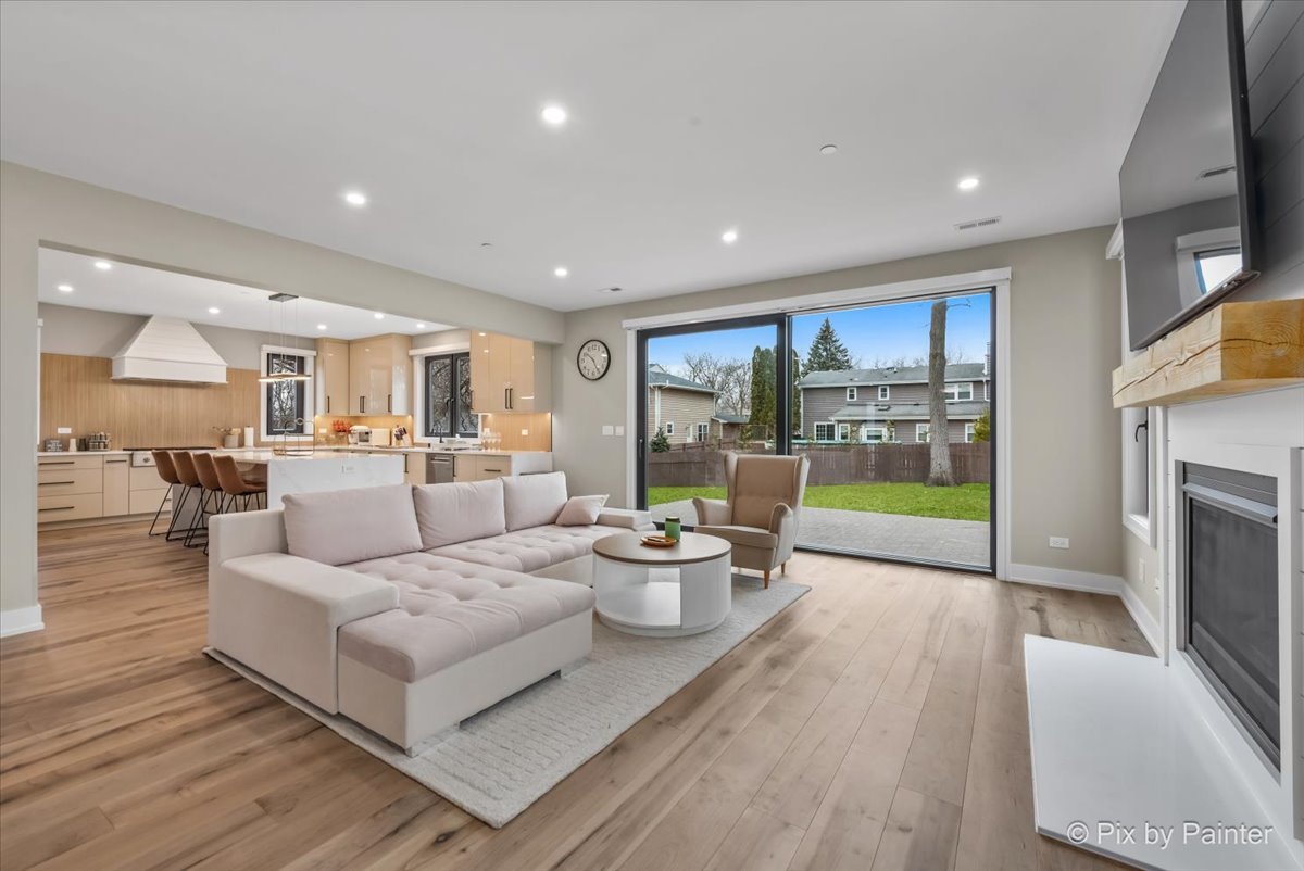 154 Oak Street, Lake Zurich, IL 60047