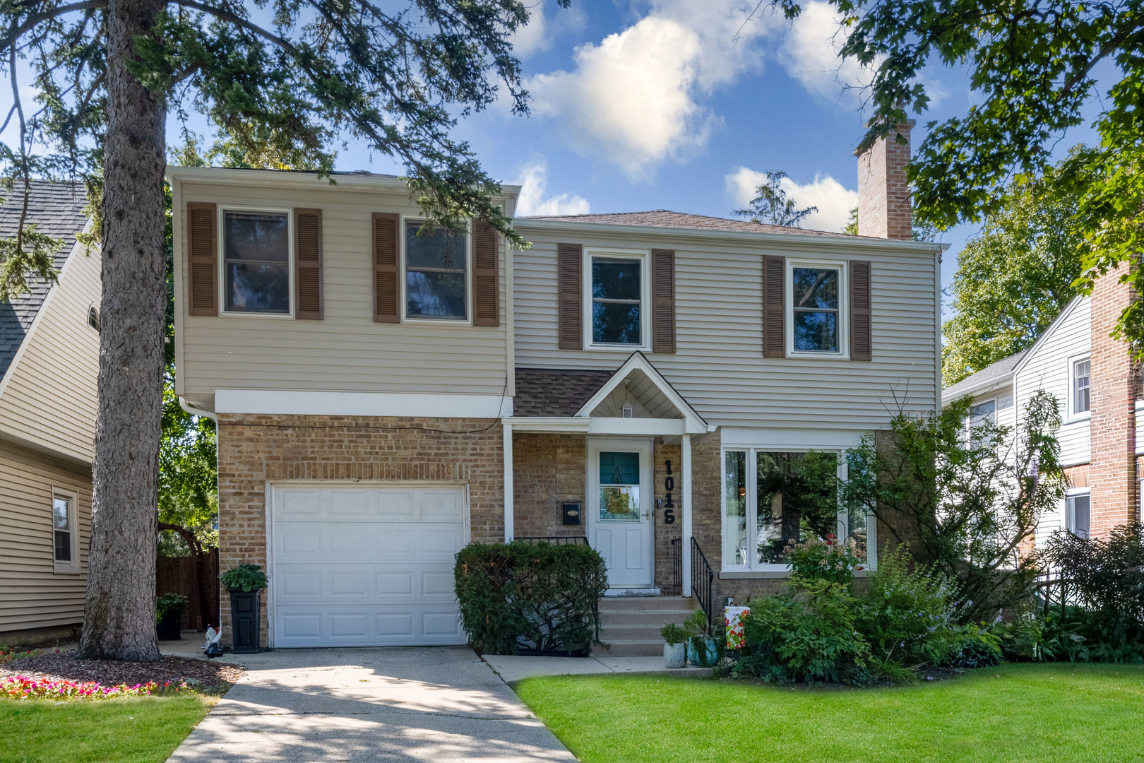 1015 Arthur Street, Park Ridge, IL 60068