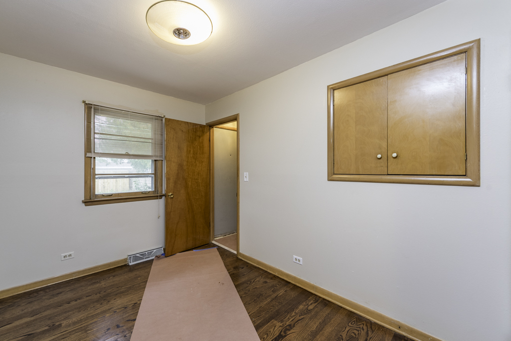 2712 W Grove Avenue, Waukegan, IL 60085