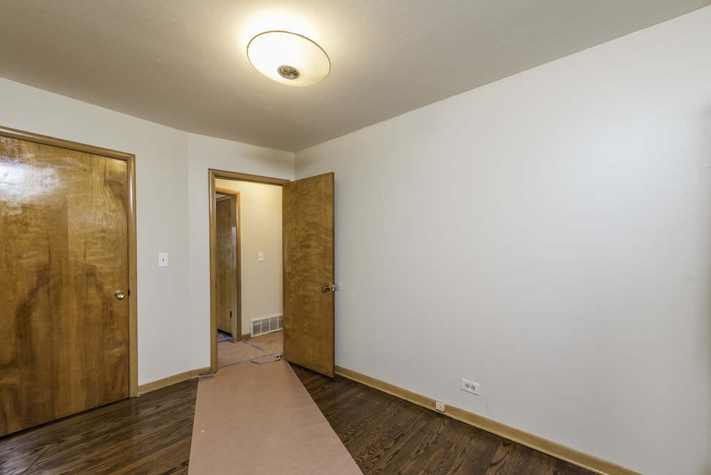 2712 W Grove Avenue, Waukegan, IL 60085