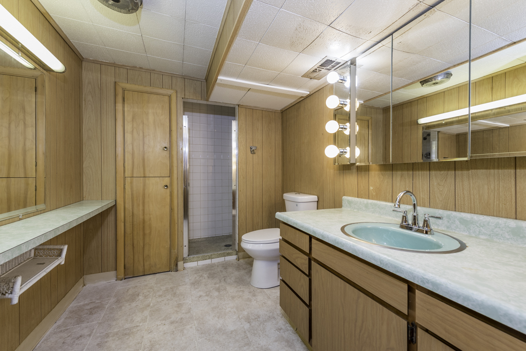 2712 W Grove Avenue, Waukegan, IL 60085