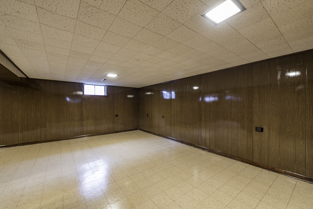 2712 W Grove Avenue, Waukegan, IL 60085