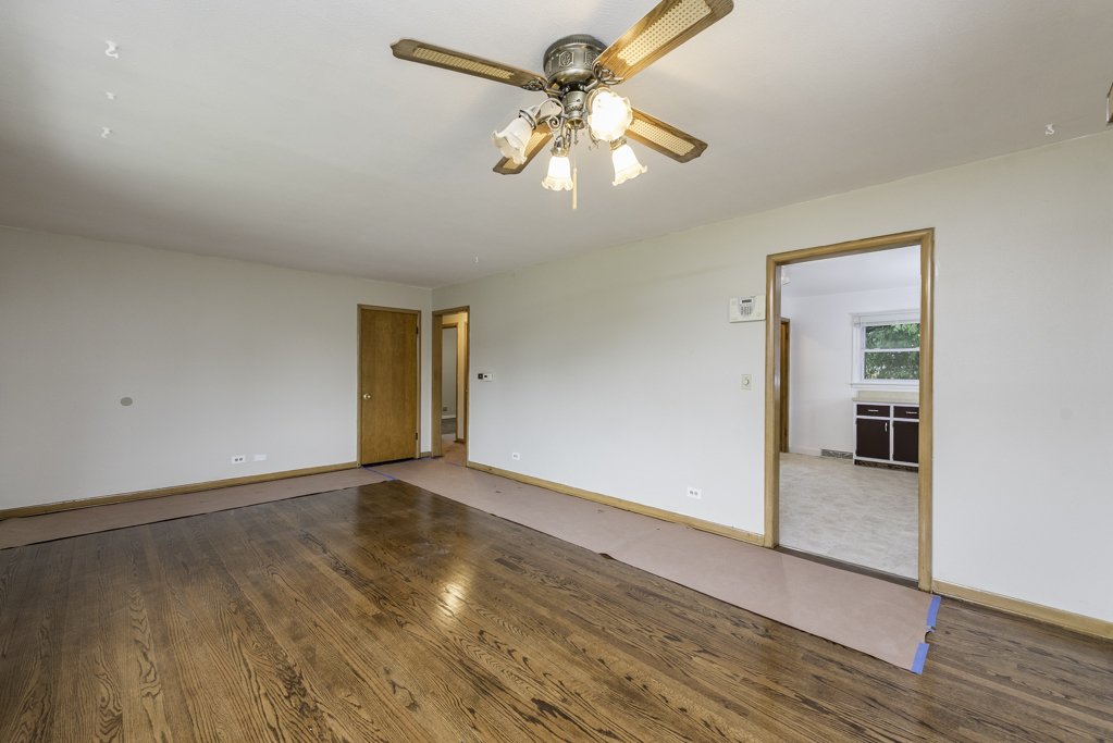 2712 W Grove Avenue, Waukegan, IL 60085