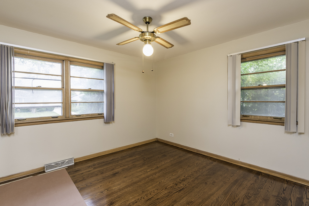 2712 W Grove Avenue, Waukegan, IL 60085