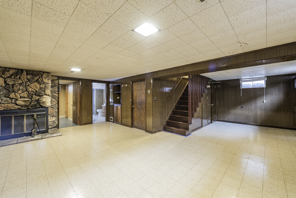 2712 W Grove Avenue, Waukegan, IL 60085