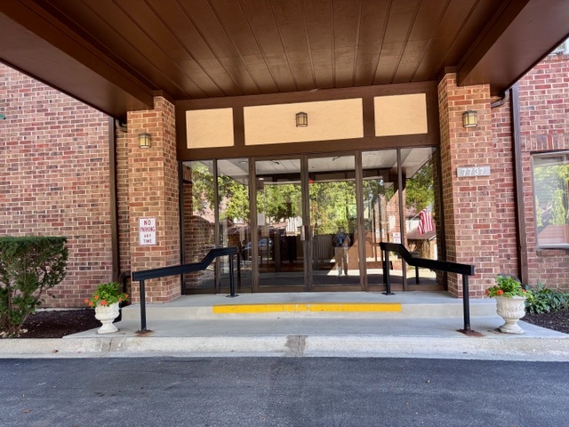 7737 W Golf Drive #101, Palos Heights, IL 60463