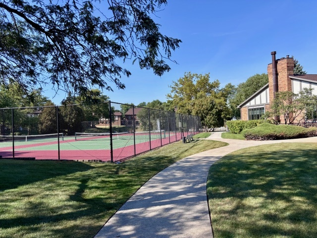 7737 W Golf Drive #101, Palos Heights, IL 60463