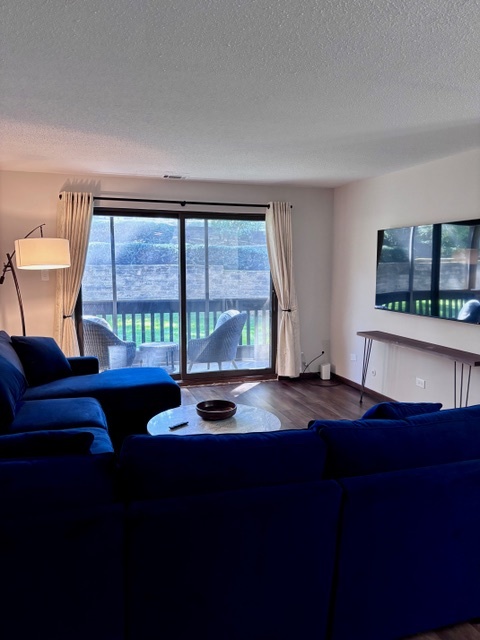 7737 W Golf Drive #101, Palos Heights, IL 60463