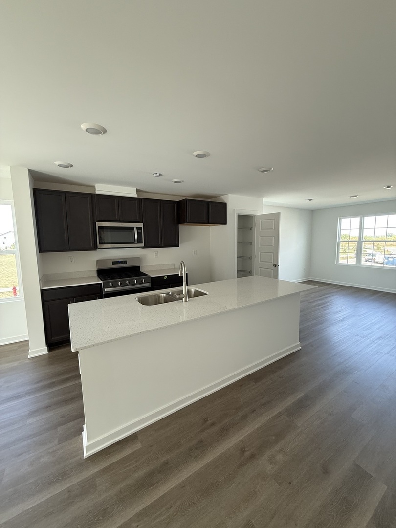 865 Briar Glen Court, Hampshire, IL 60140