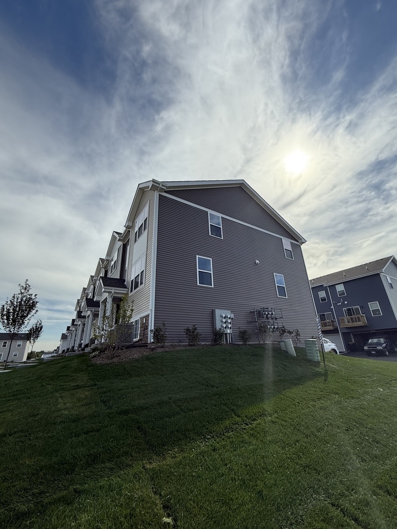 865 Briar Glen Court, Hampshire, IL 60140