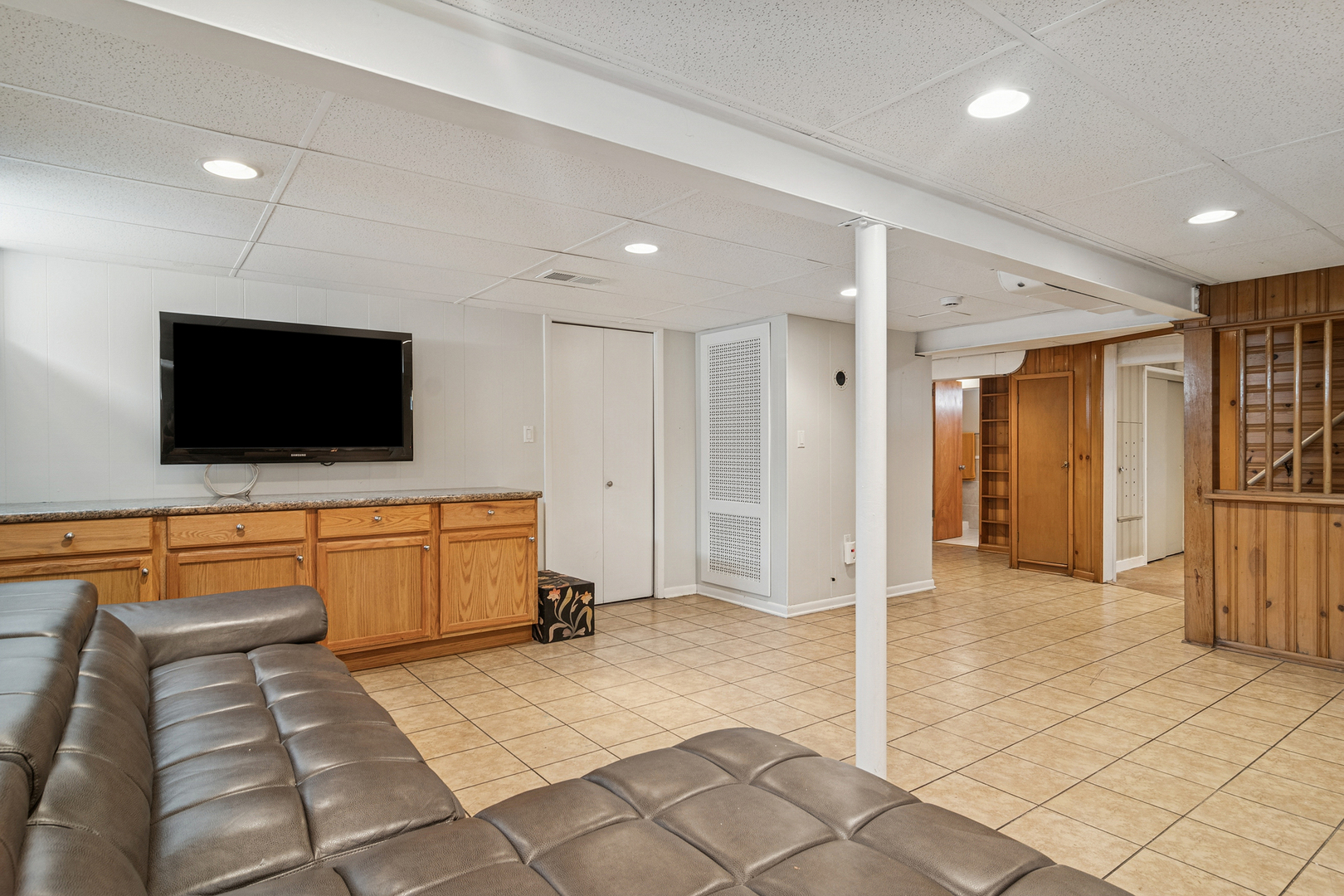 415 N Russel Street, Mount Prospect, IL 60056