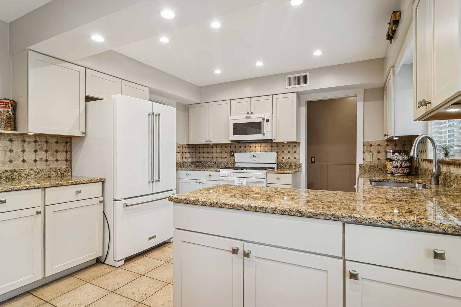 415 N Russel Street, Mount Prospect, IL 60056