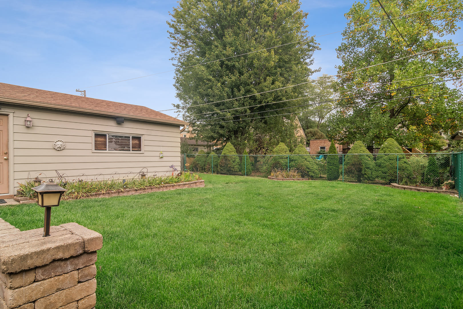 415 N Russel Street, Mount Prospect, IL 60056