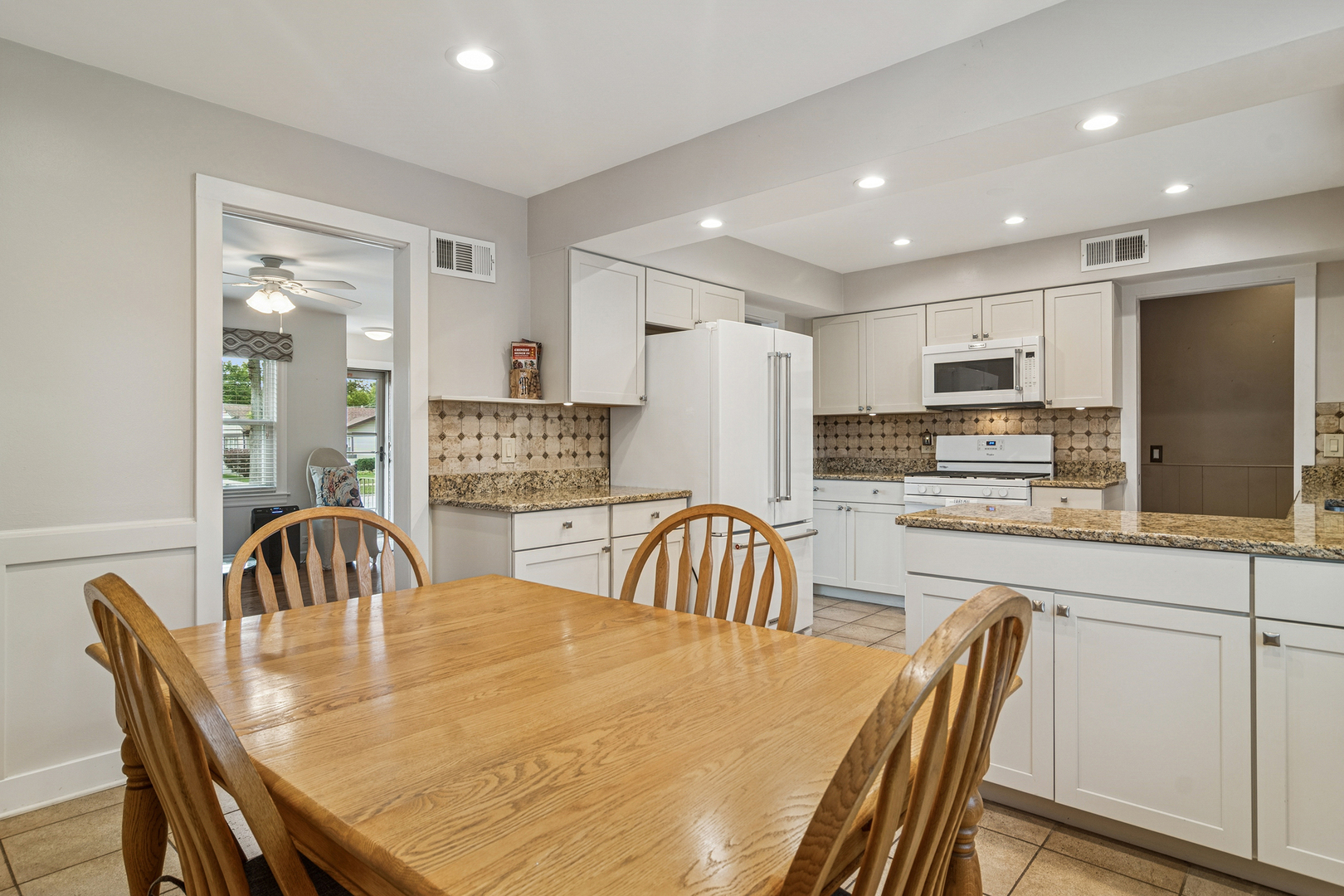 415 N Russel Street, Mount Prospect, IL 60056