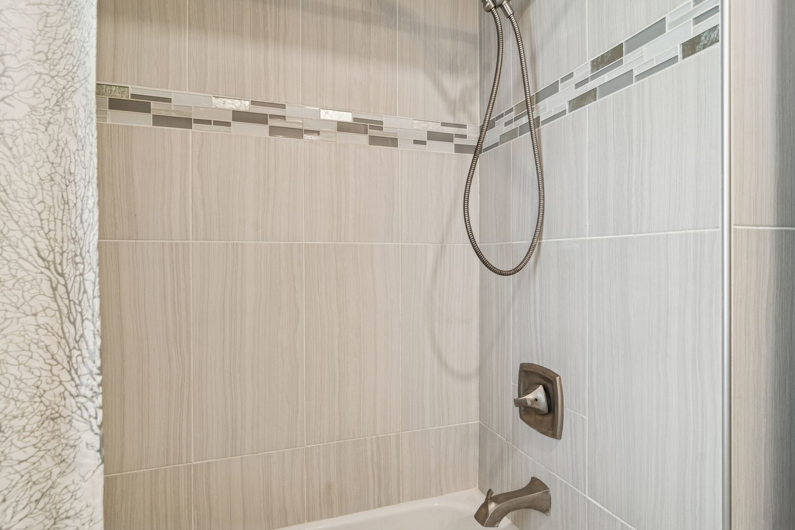 415 N Russel Street, Mount Prospect, IL 60056