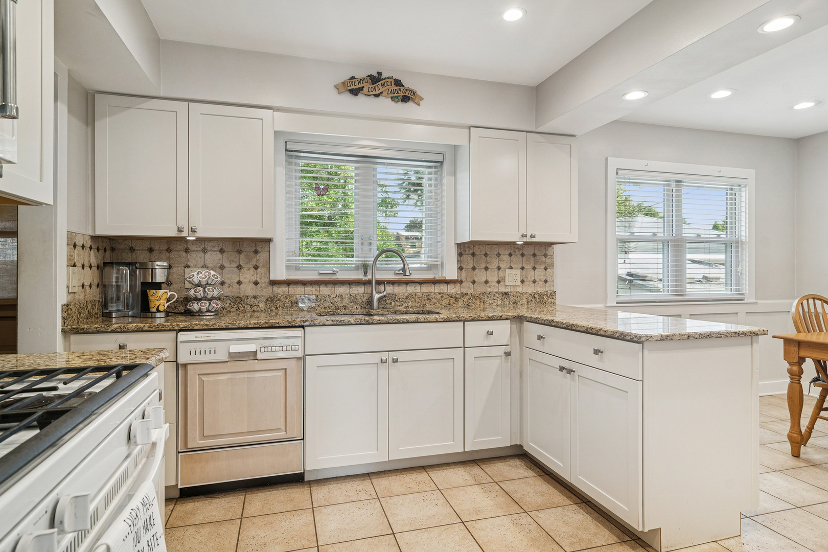 415 N Russel Street, Mount Prospect, IL 60056