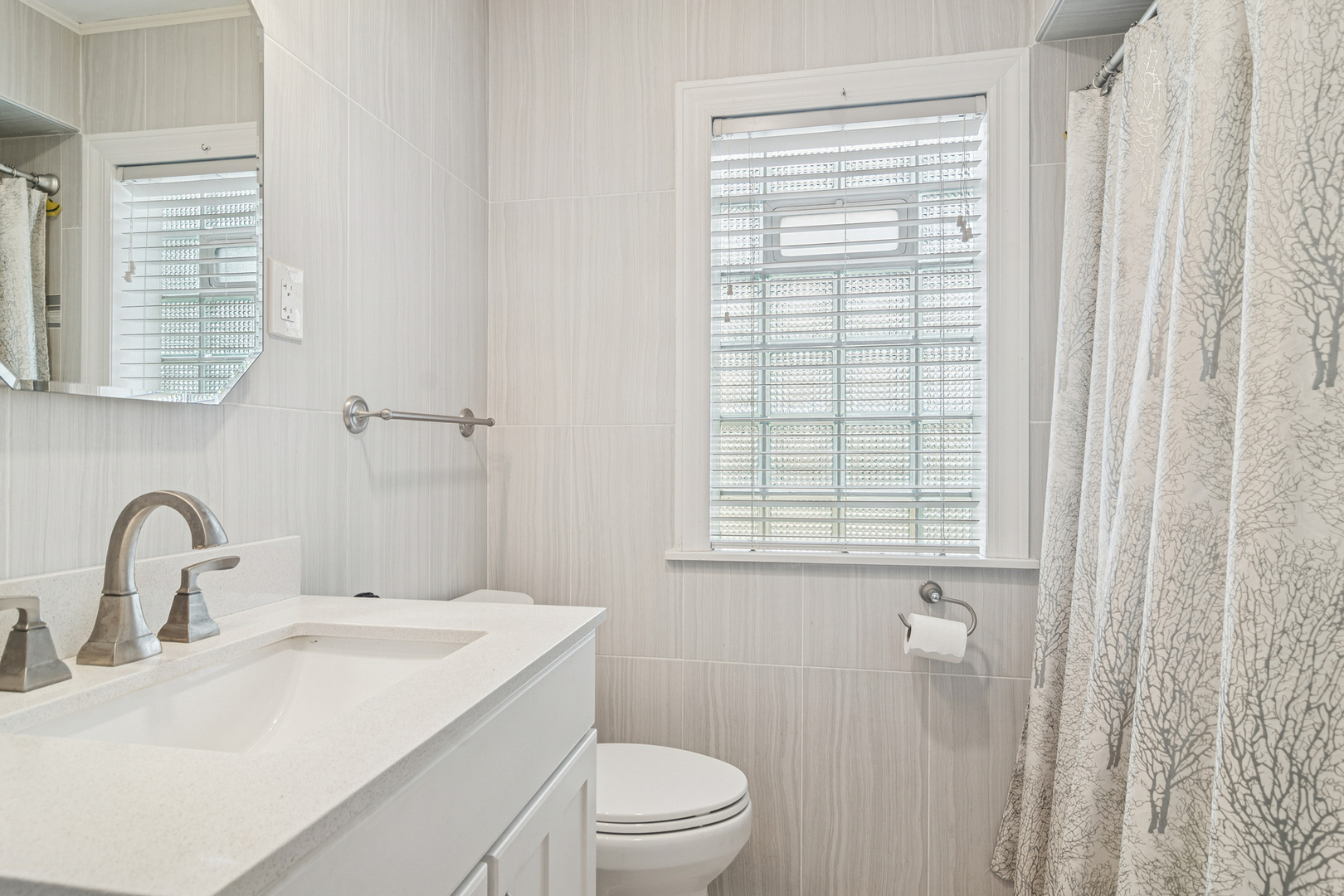 415 N Russel Street, Mount Prospect, IL 60056