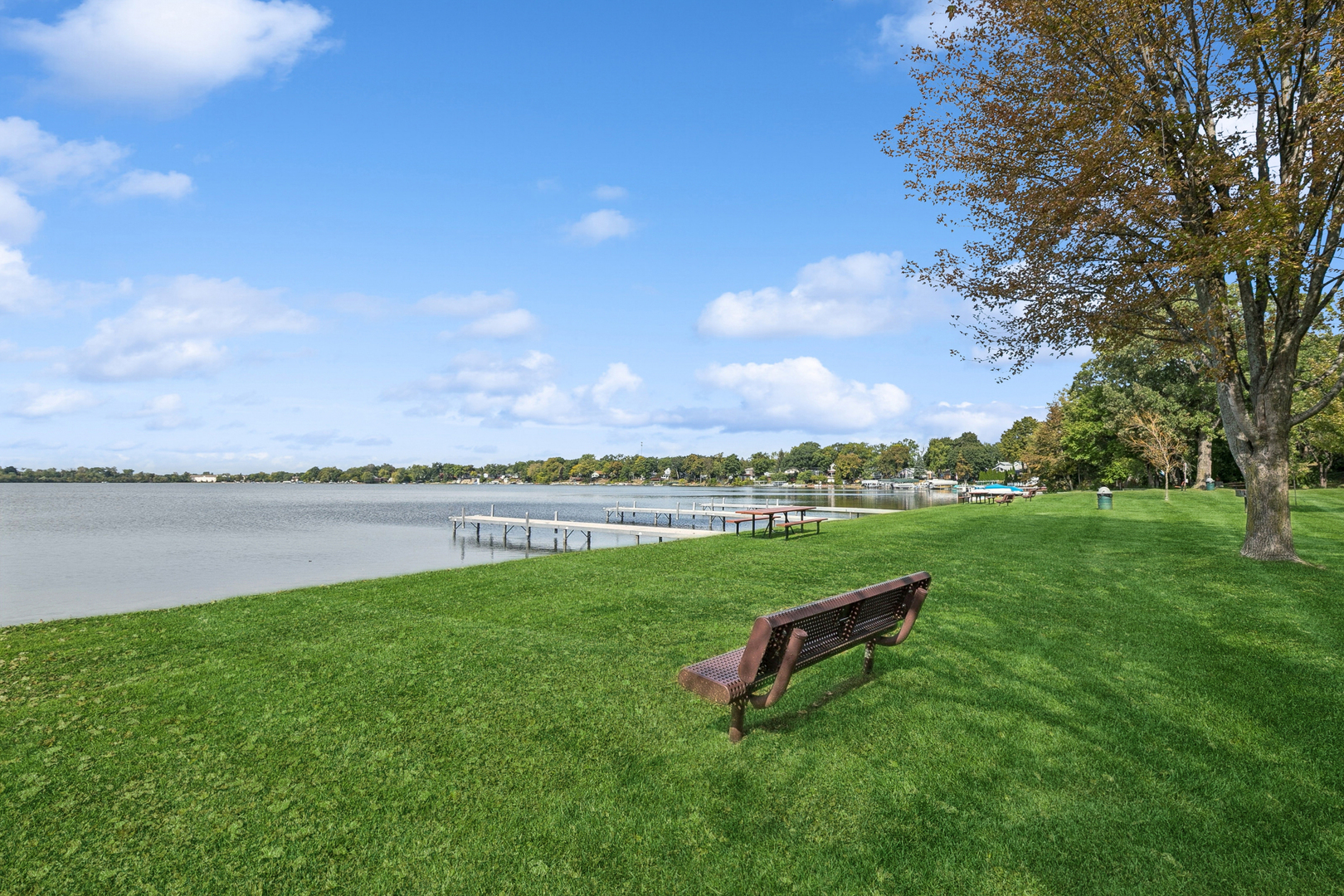 18124 W Avon Court, Grayslake, IL 60030