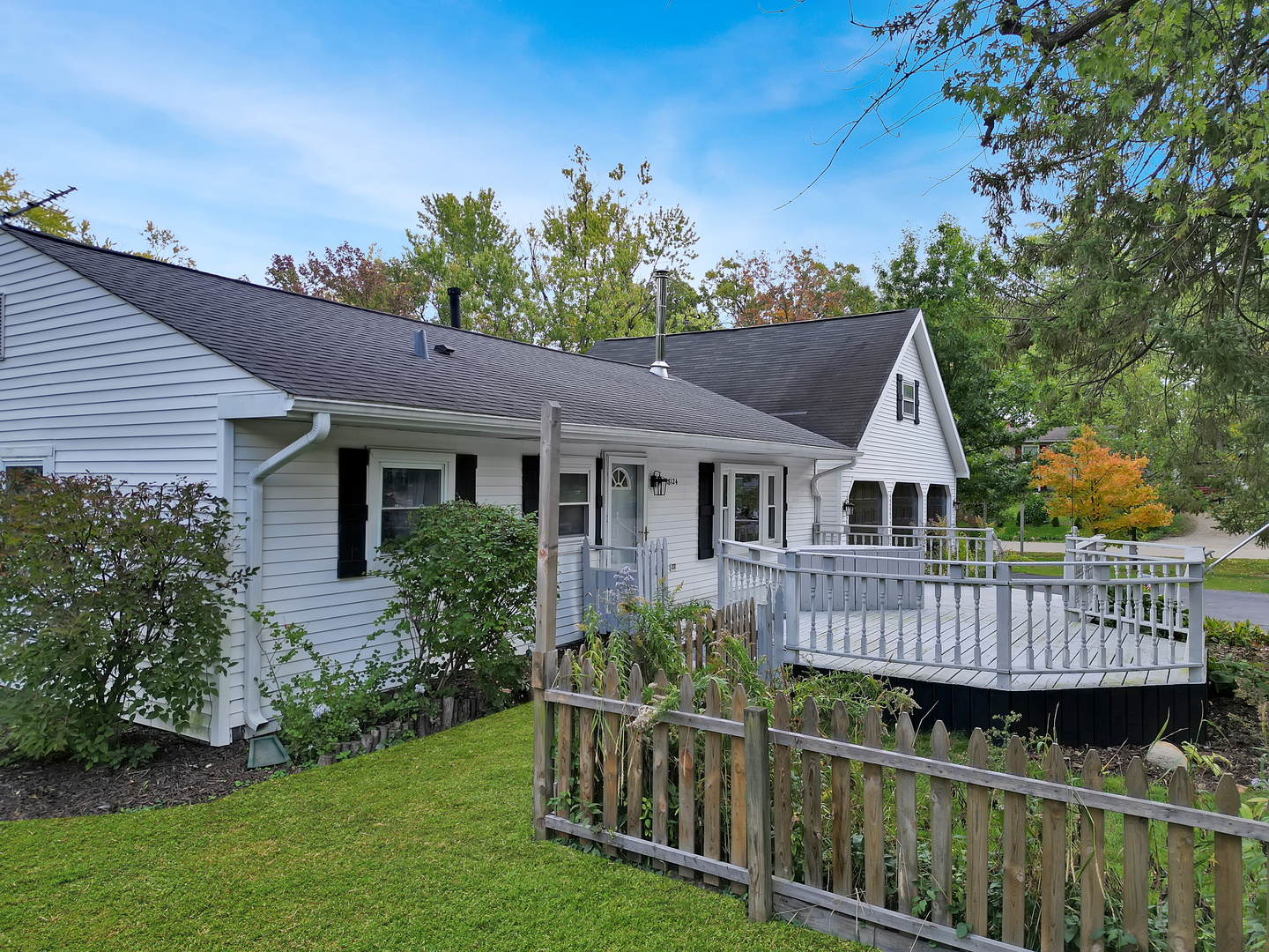 18124 W Avon Court, Grayslake, IL 60030