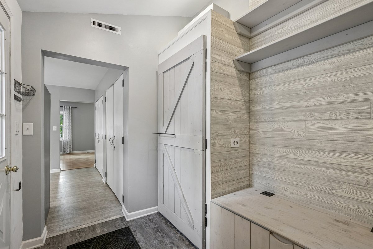 18124 W Avon Court, Grayslake, IL 60030