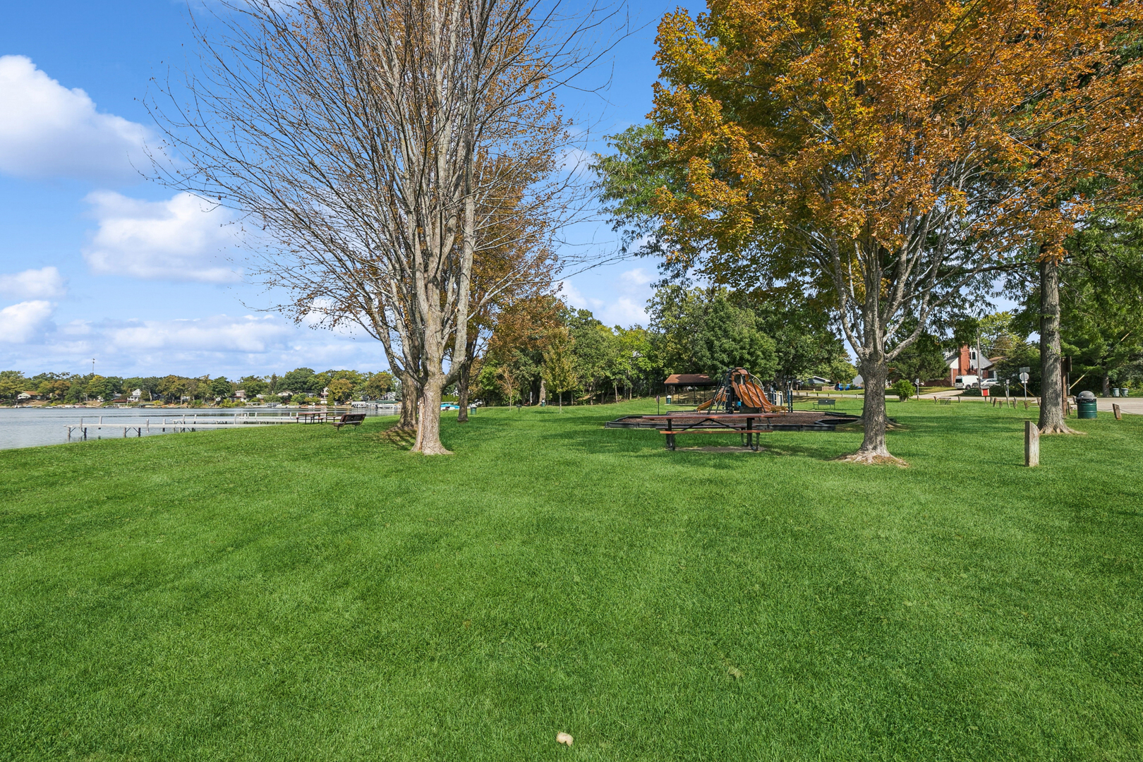 18124 W Avon Court, Grayslake, IL 60030