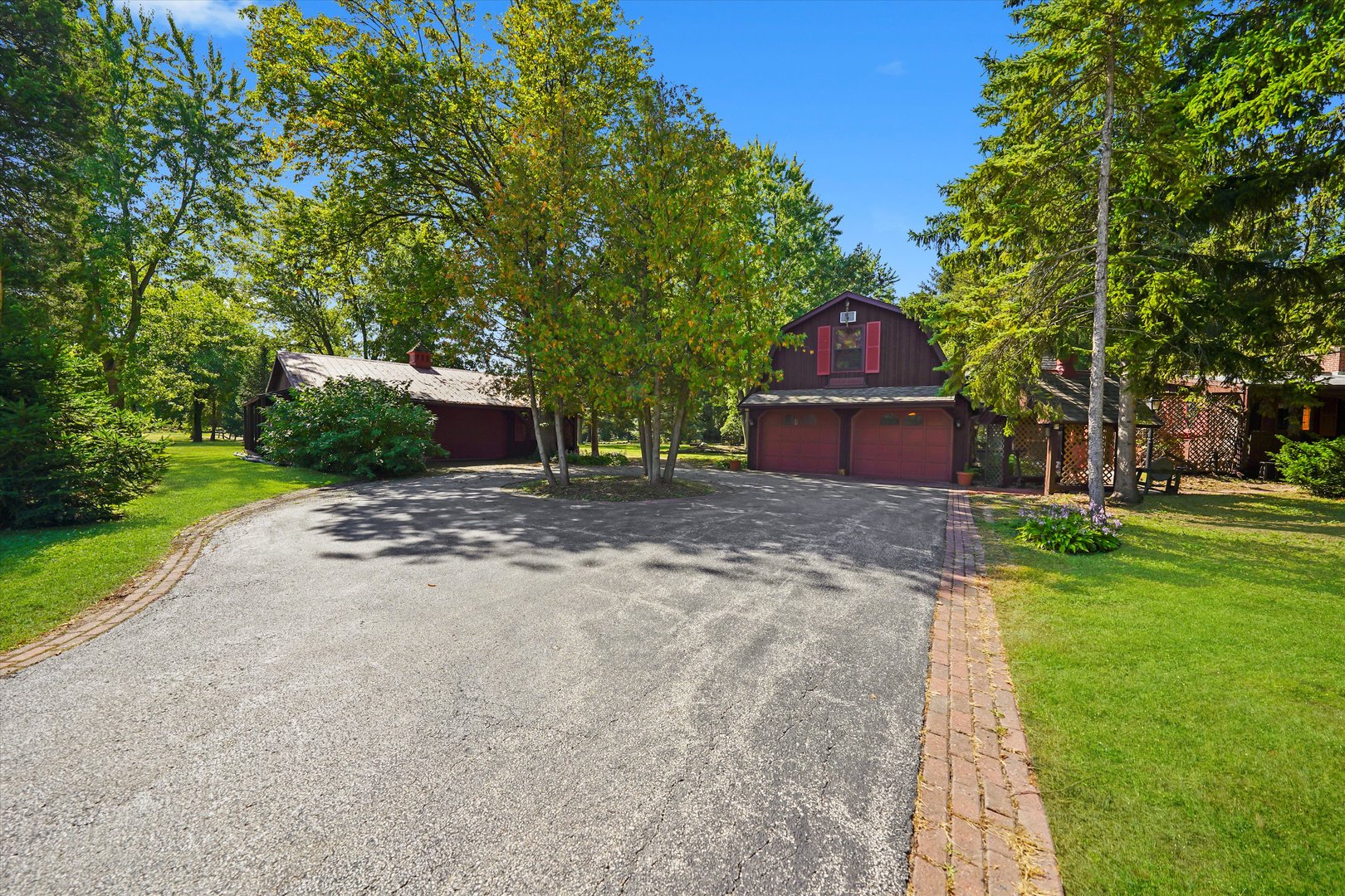 19953 W Grand Avenue, Lindenhurst, IL 60046