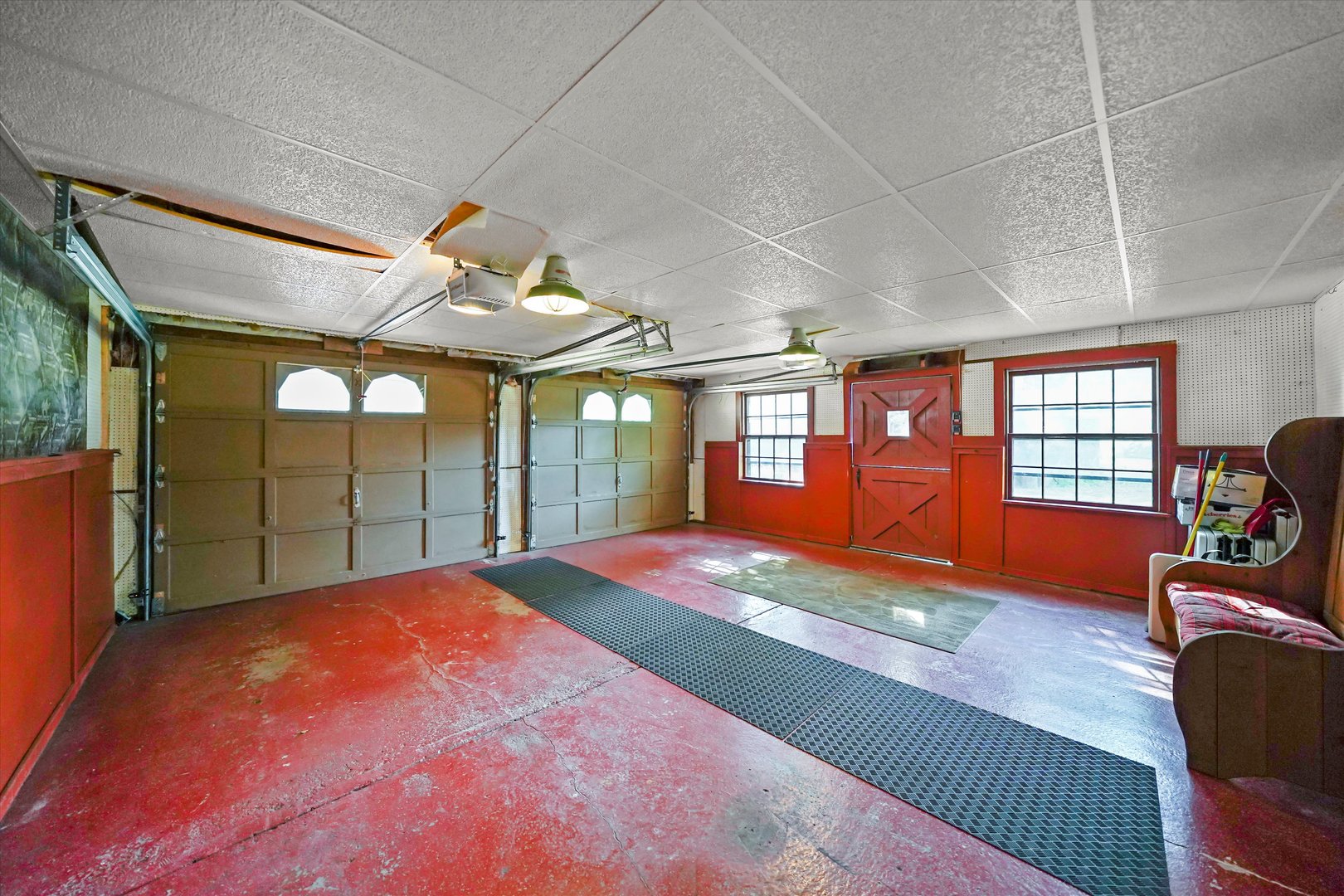 19953 W Grand Avenue, Lindenhurst, IL 60046