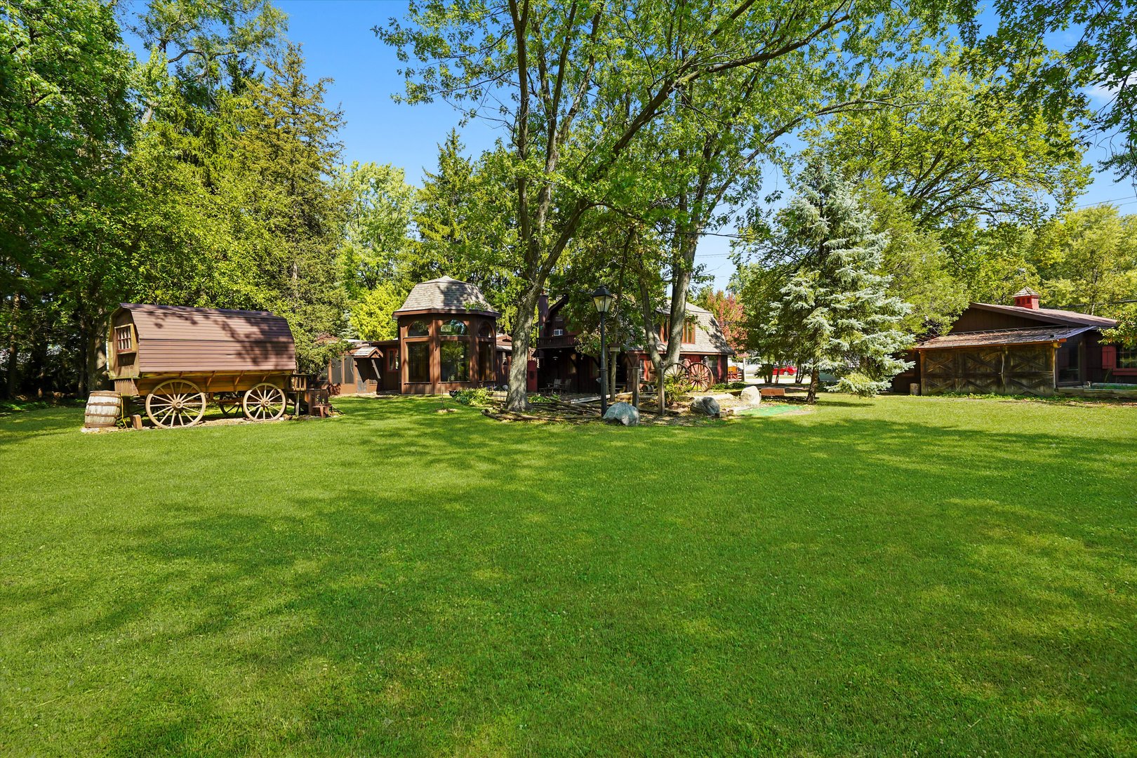 19953 W Grand Avenue, Lindenhurst, IL 60046