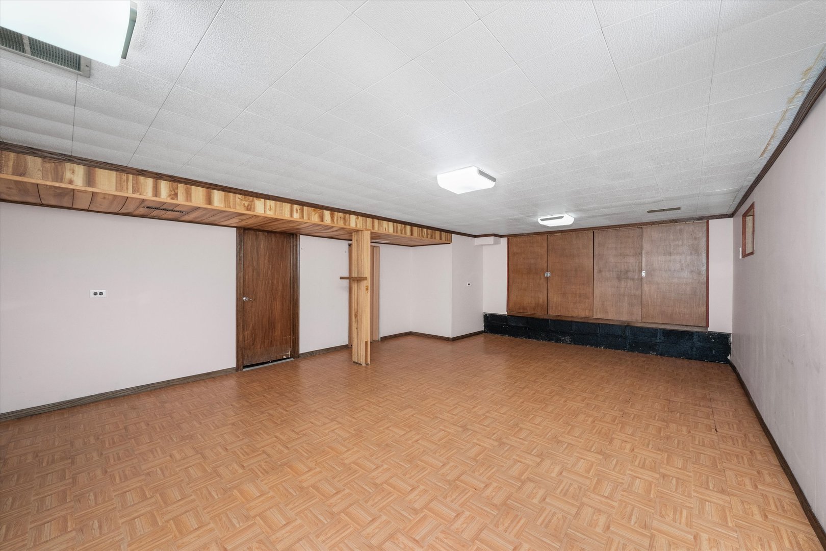 3905 W 81st Place, Chicago, IL 60652