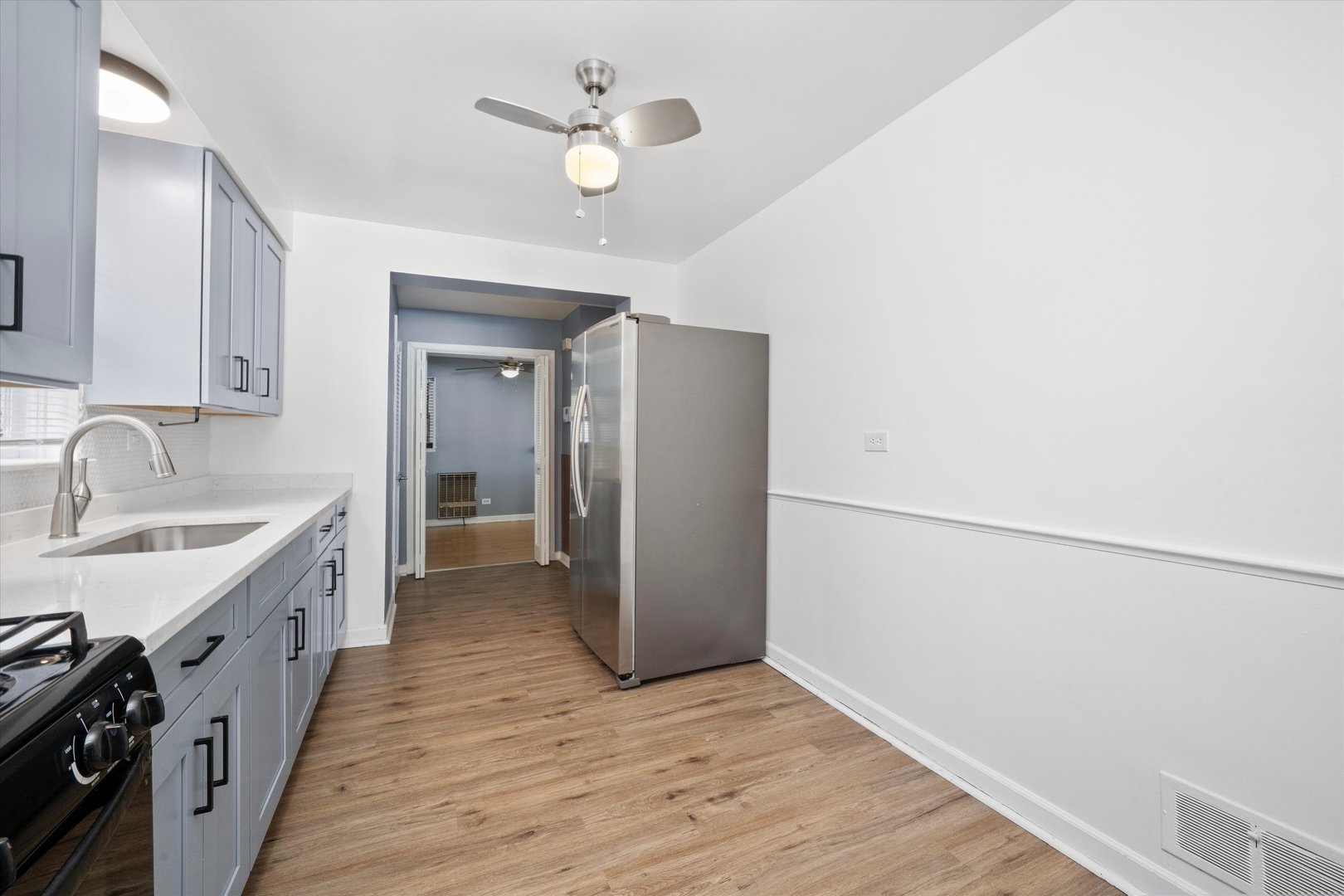 3905 W 81st Place, Chicago, IL 60652