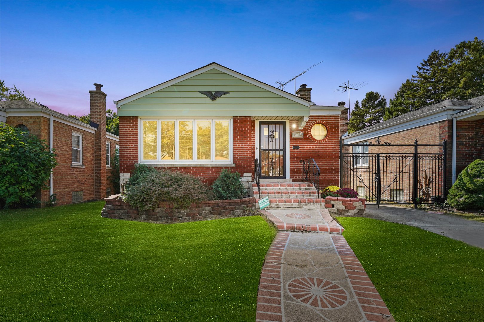 3905 W 81st Place, Chicago, IL 60652