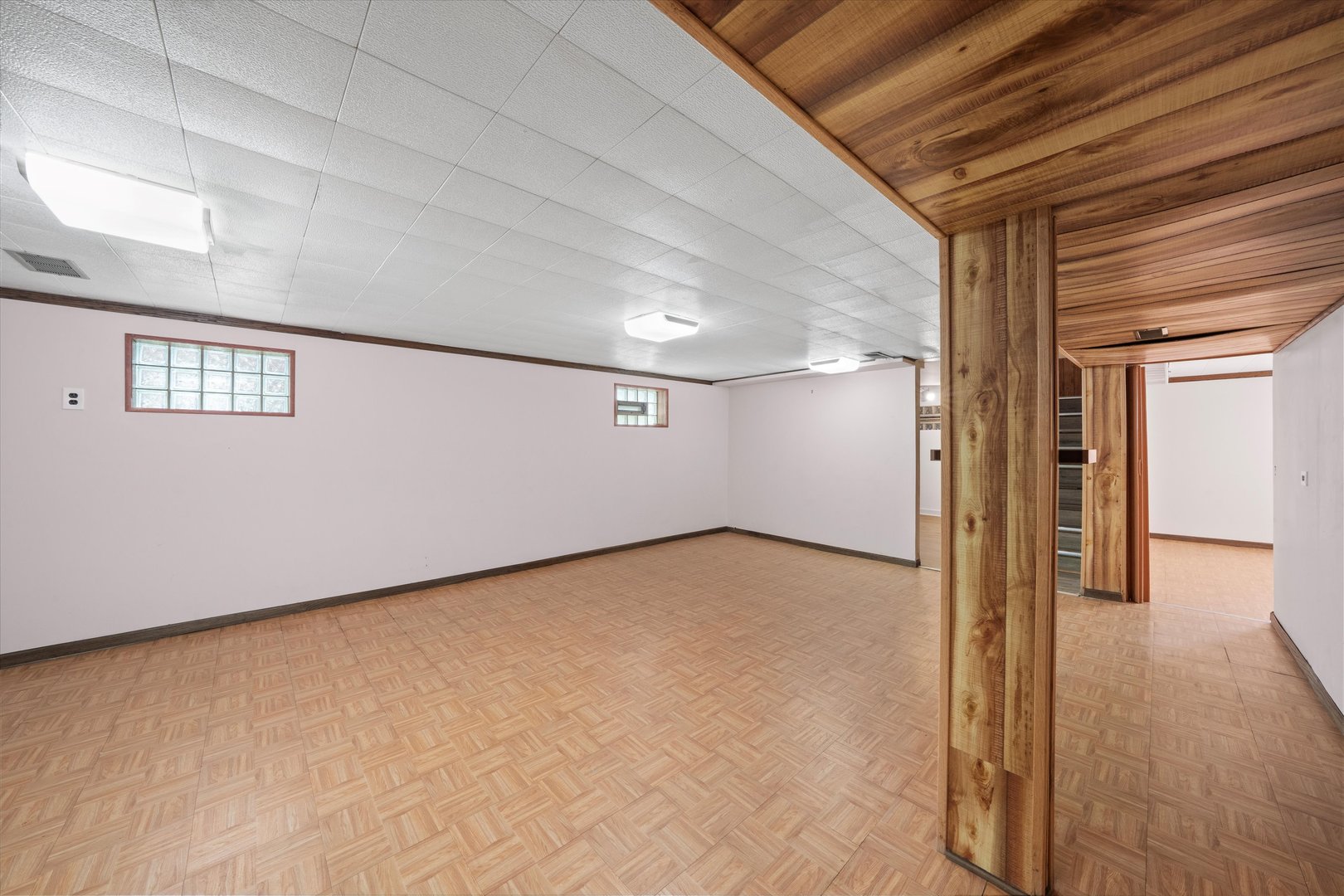 3905 W 81st Place, Chicago, IL 60652