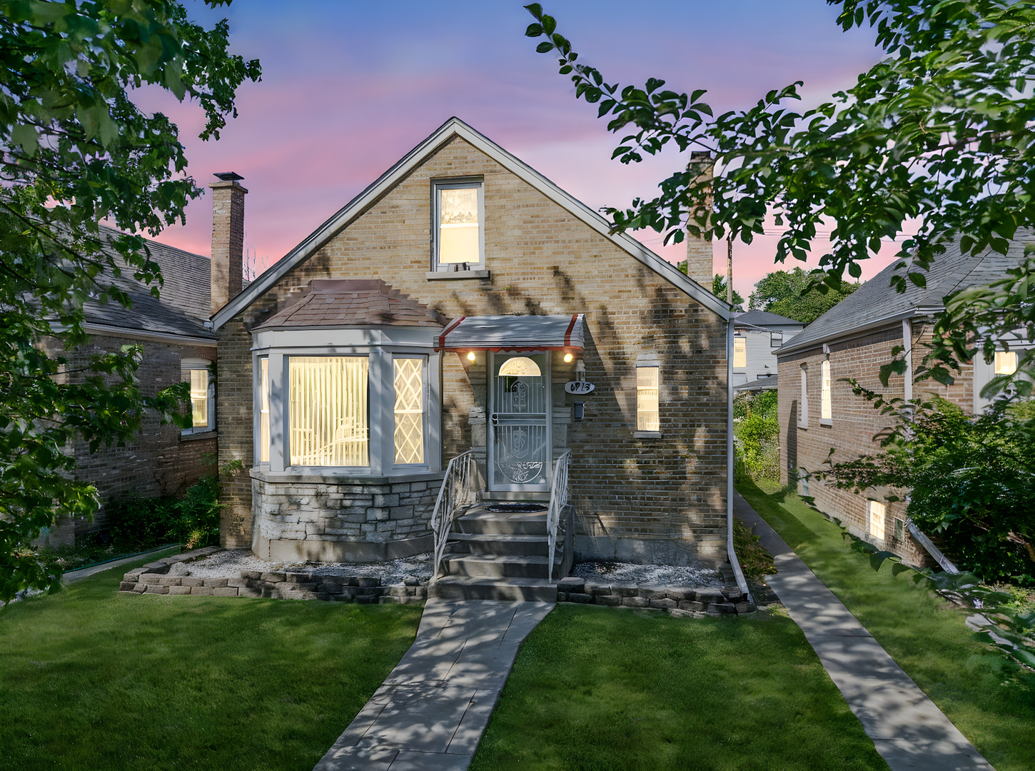 6948 W Foster Avenue, Chicago, IL 60656