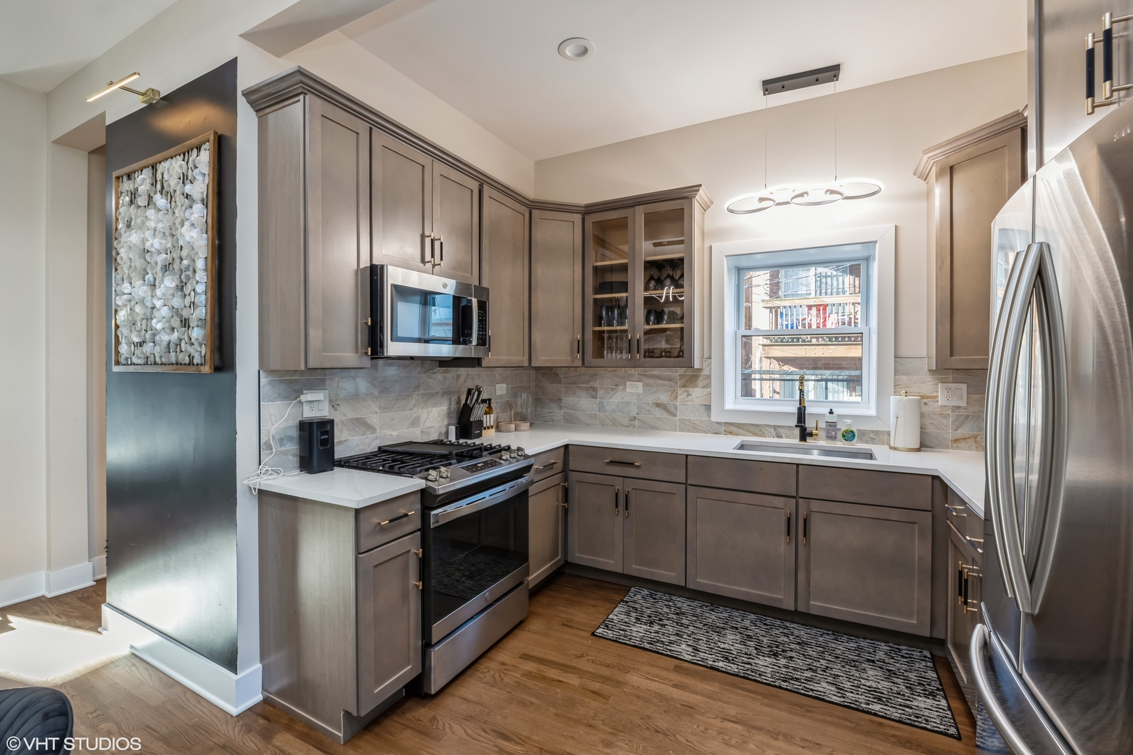 2452 W Lexington Street, Chicago, IL 60612