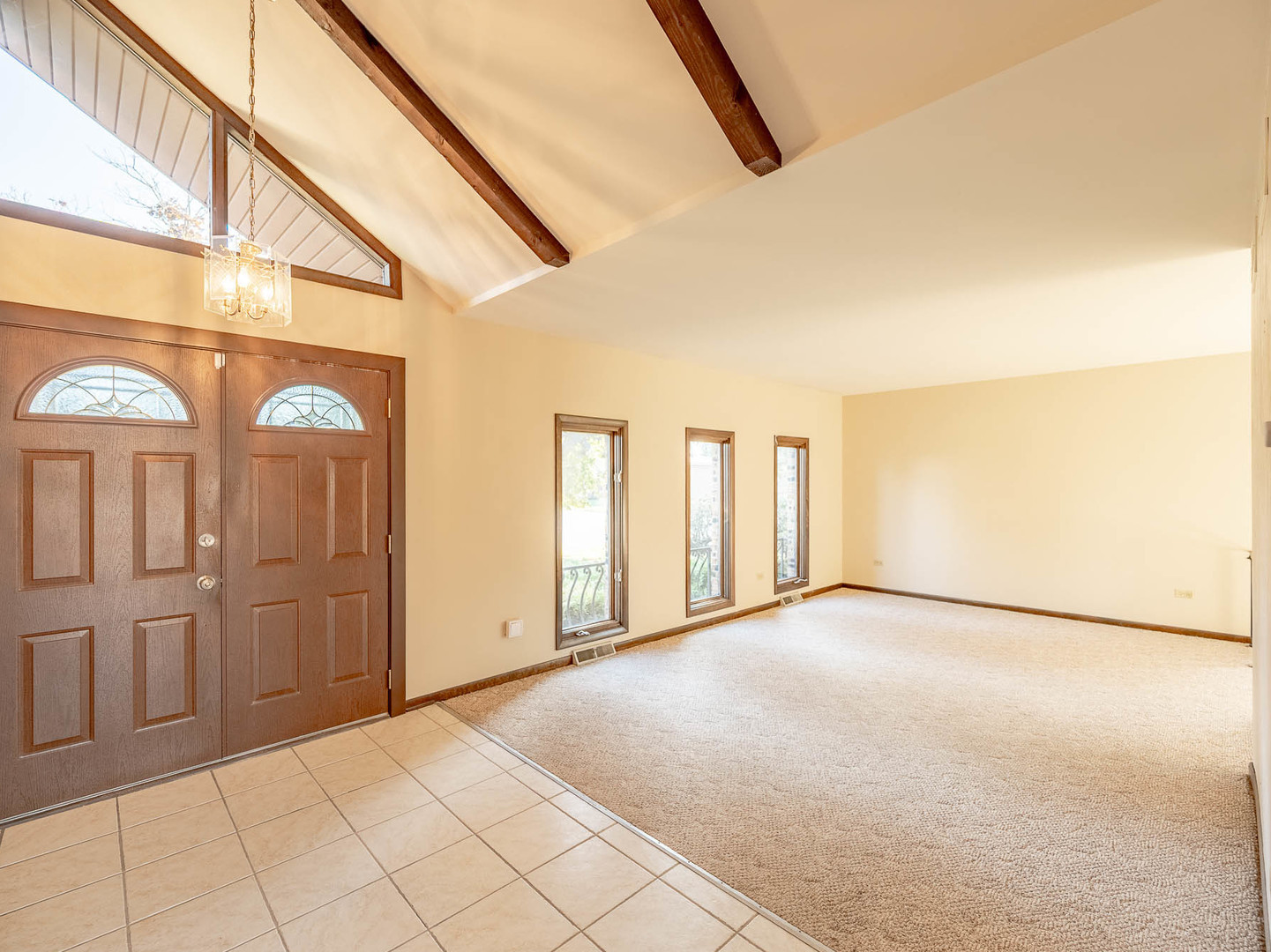 339 S Dorchester Avenue, Glenwood, IL 60425