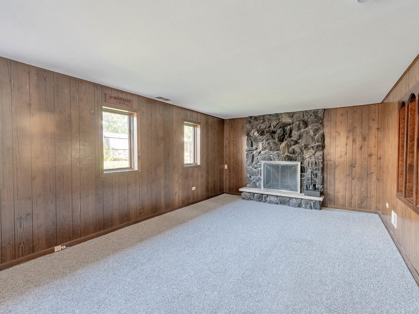 339 S Dorchester Avenue, Glenwood, IL 60425