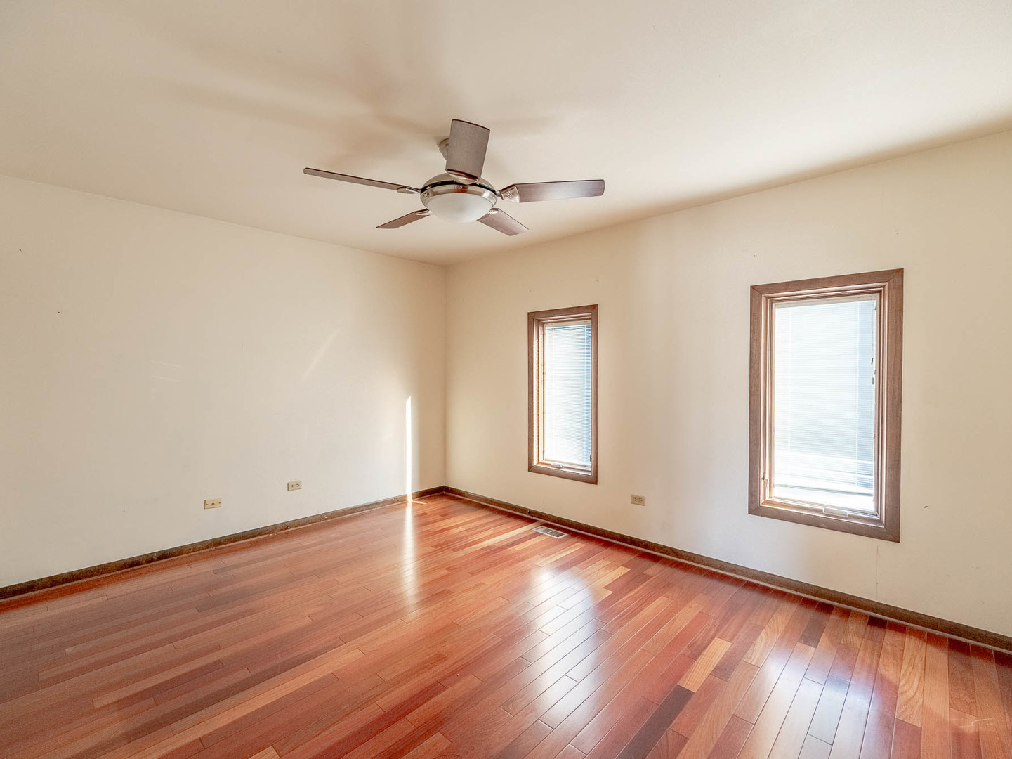 339 S Dorchester Avenue, Glenwood, IL 60425