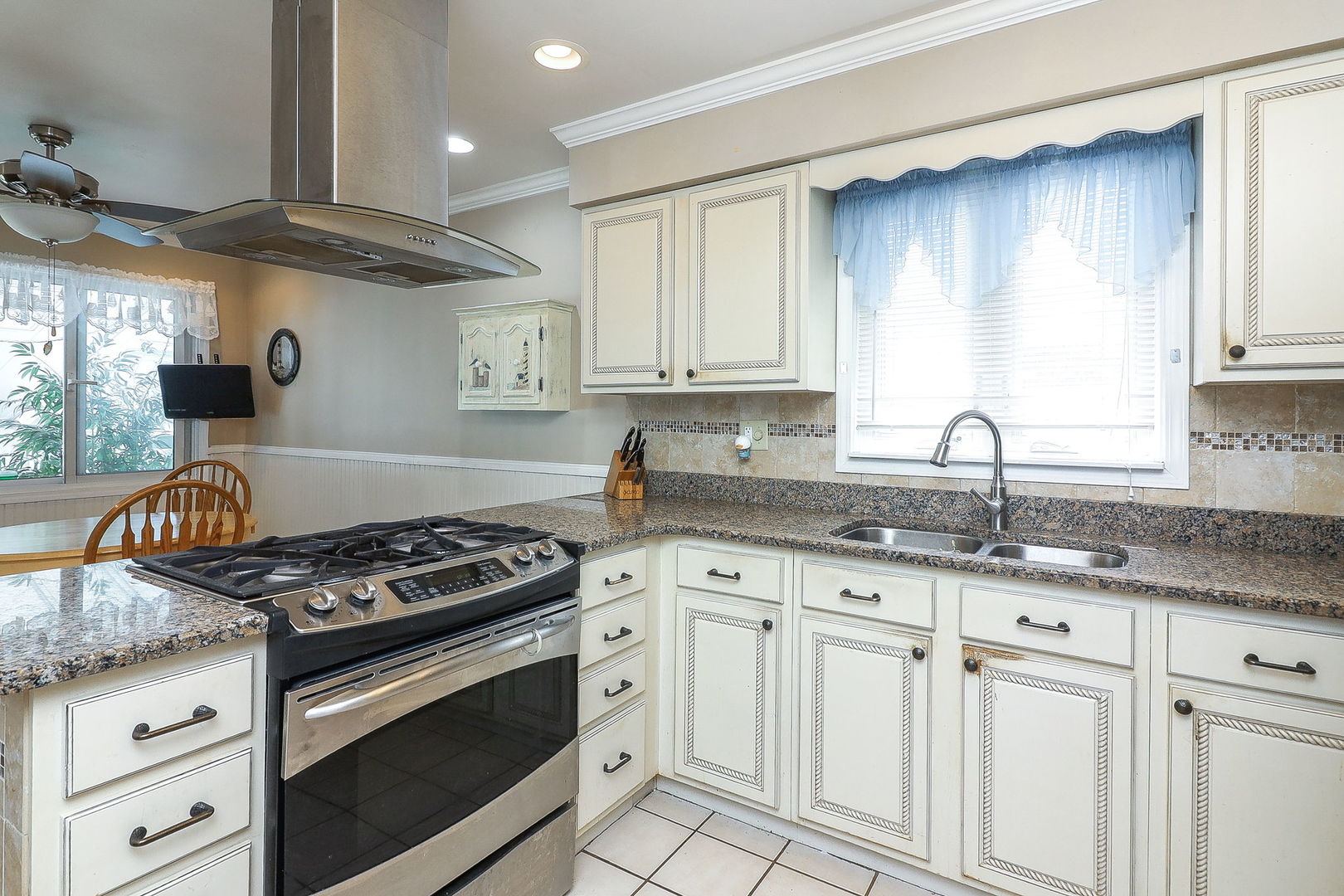 611 Houston, Lemont, IL 60439