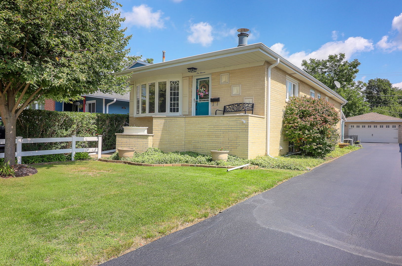 611 Houston, Lemont, IL 60439