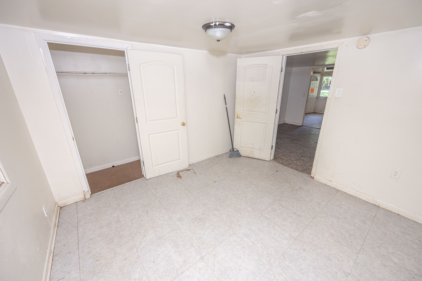 1216 Gould Street, Joliet, IL 60432