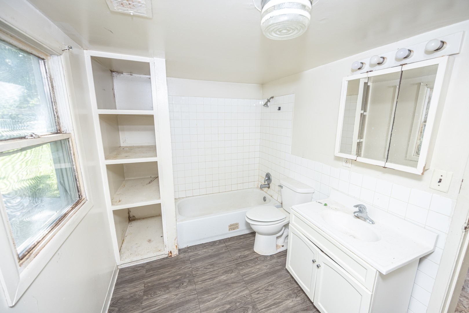 1216 Gould Street, Joliet, IL 60432