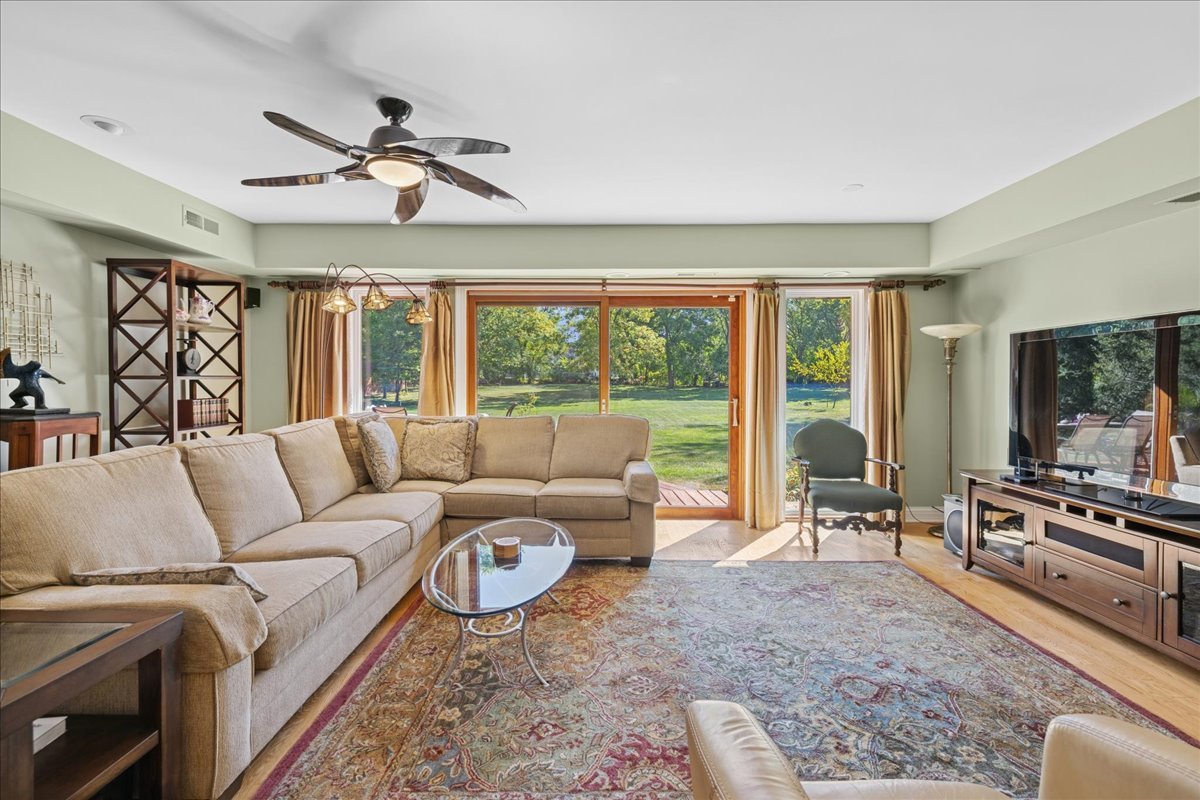 16280 W Woodbine Circle, Vernon Hills, IL 60061