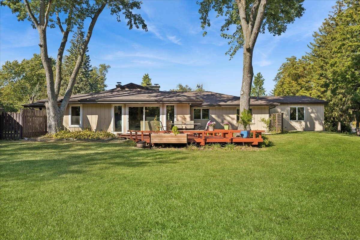 16280 W Woodbine Circle, Vernon Hills, IL 60061