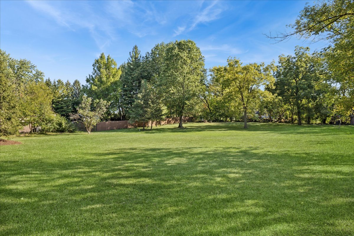 16280 W Woodbine Circle, Vernon Hills, IL 60061