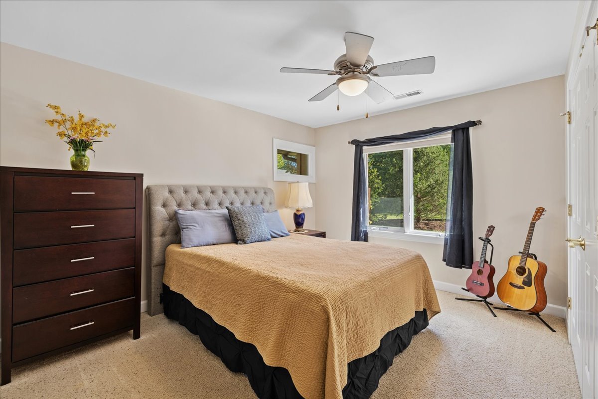 16280 W Woodbine Circle, Vernon Hills, IL 60061