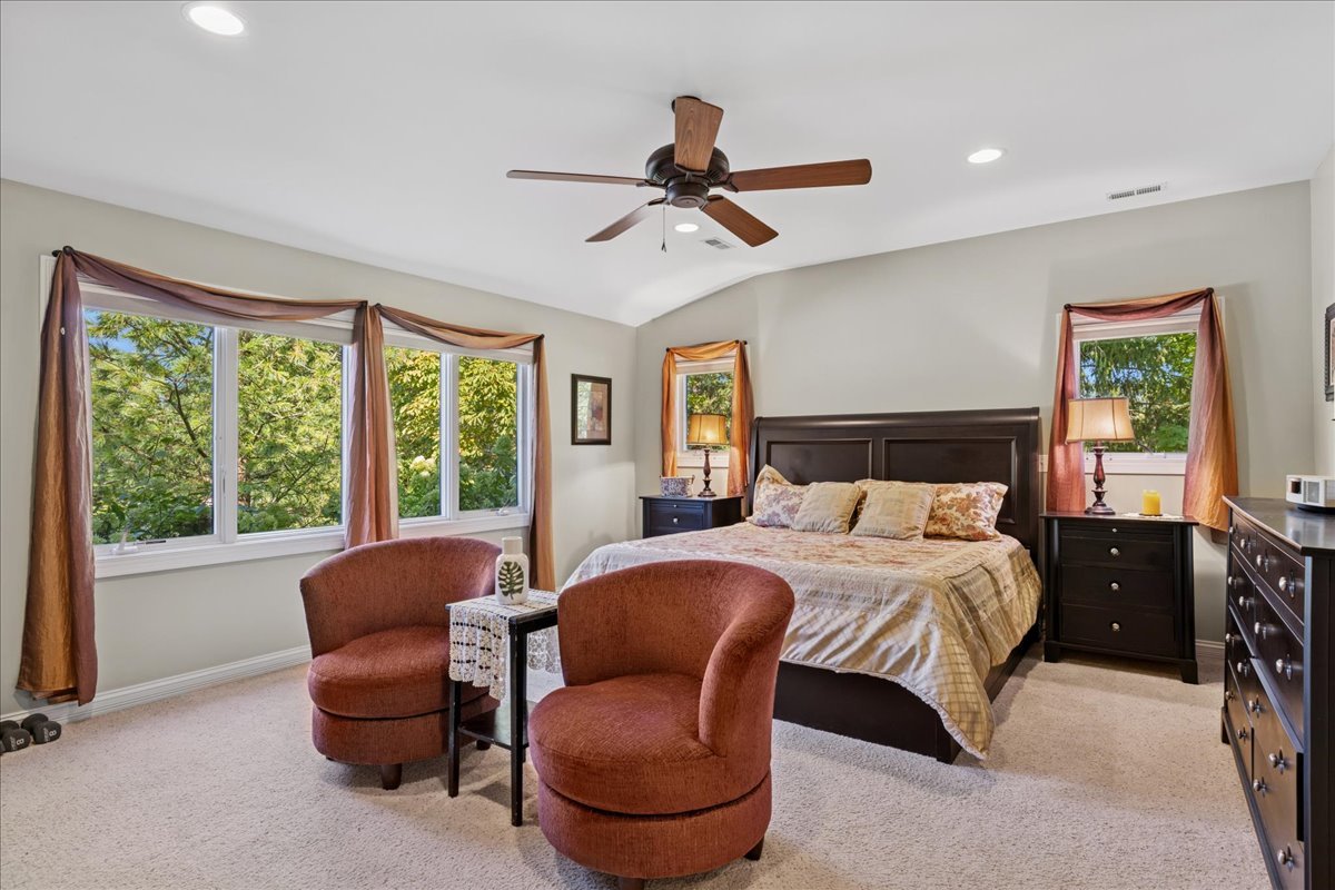 16280 W Woodbine Circle, Vernon Hills, IL 60061