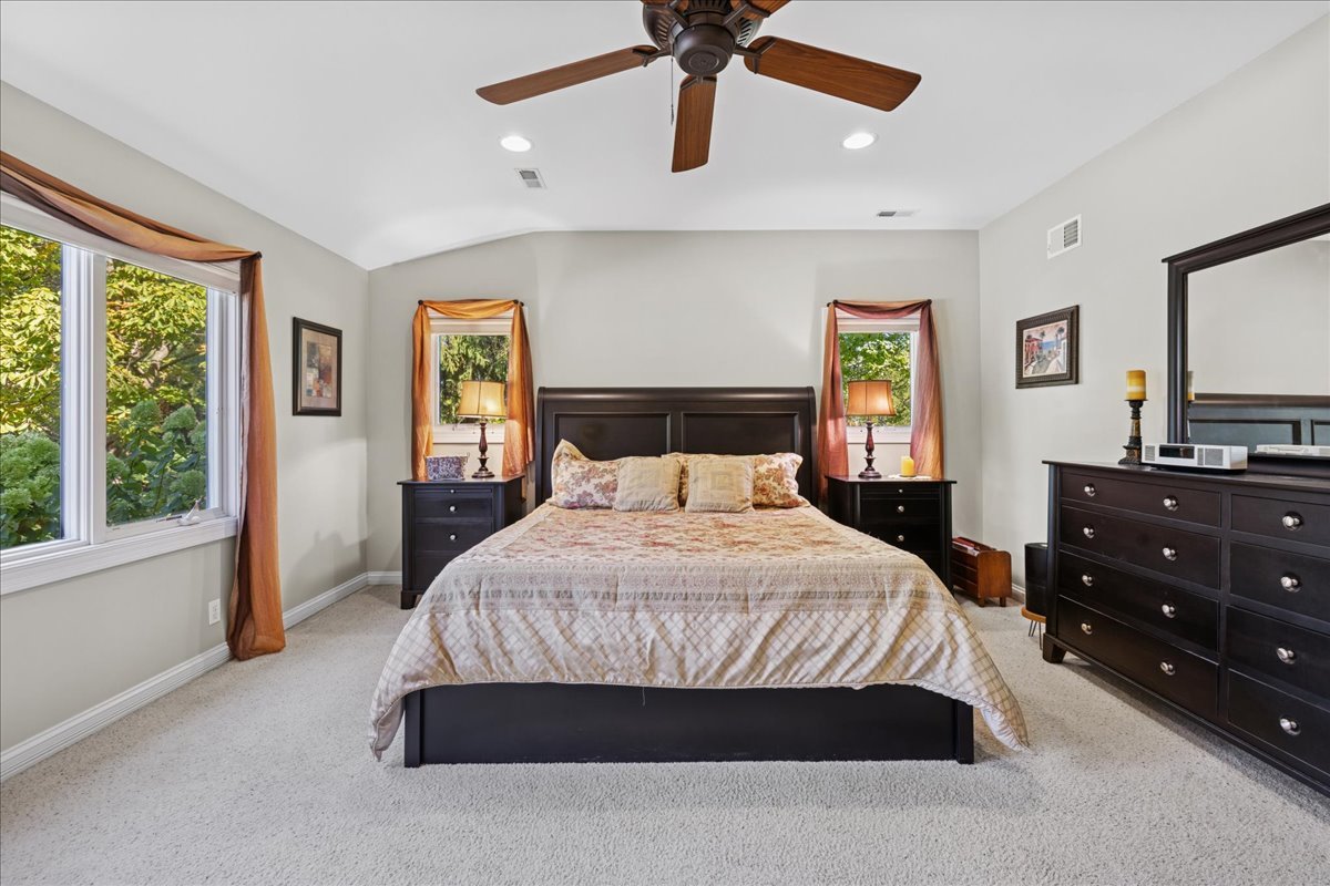 16280 W Woodbine Circle, Vernon Hills, IL 60061