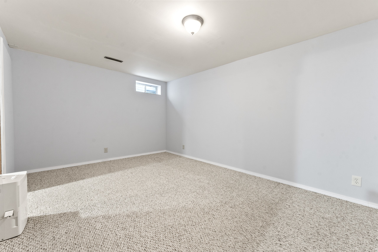 10912 Dixon Pines Circle, Machesney Park, IL 61115