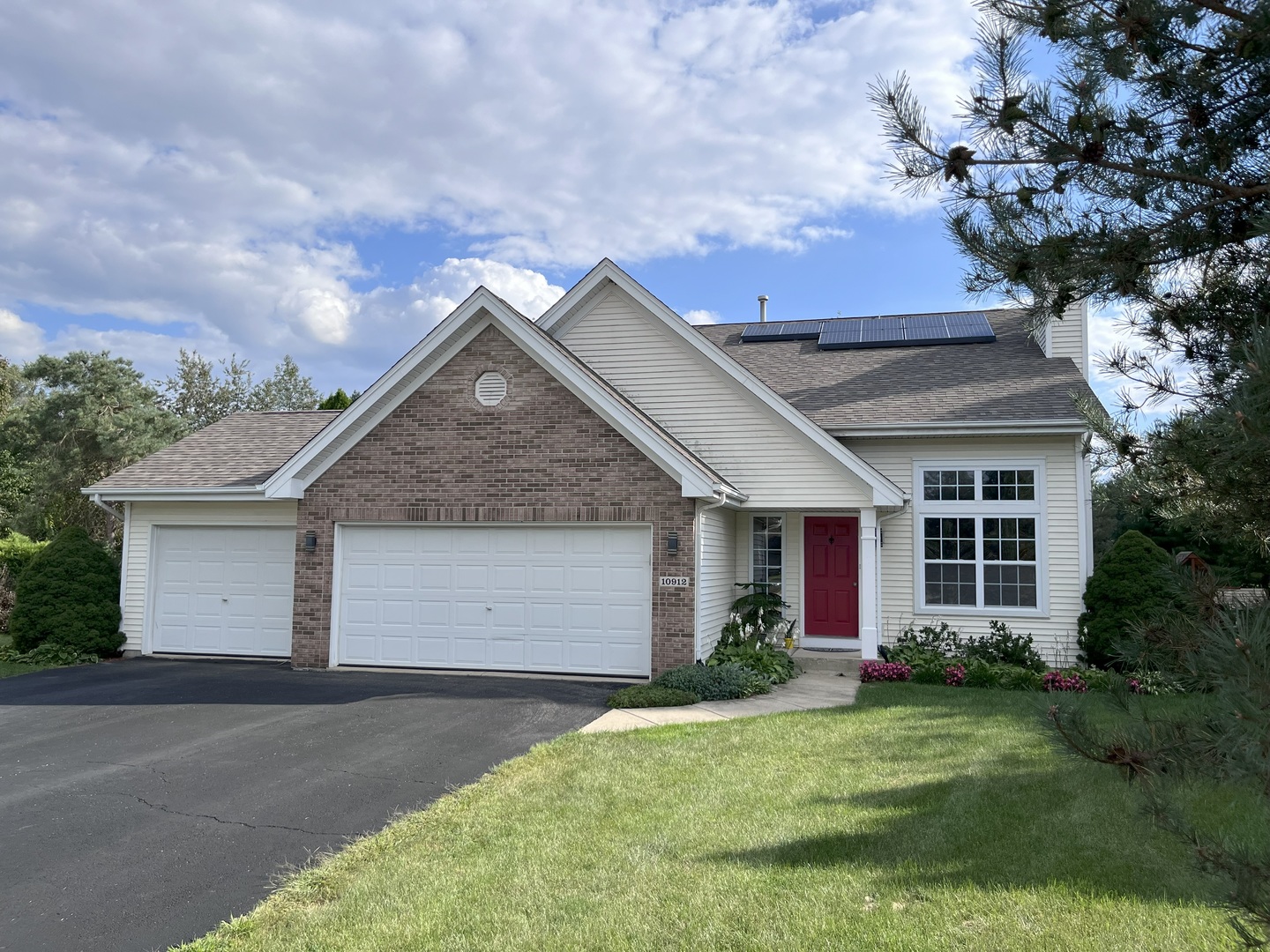 10912 Dixon Pines Circle, Machesney Park, IL 61115