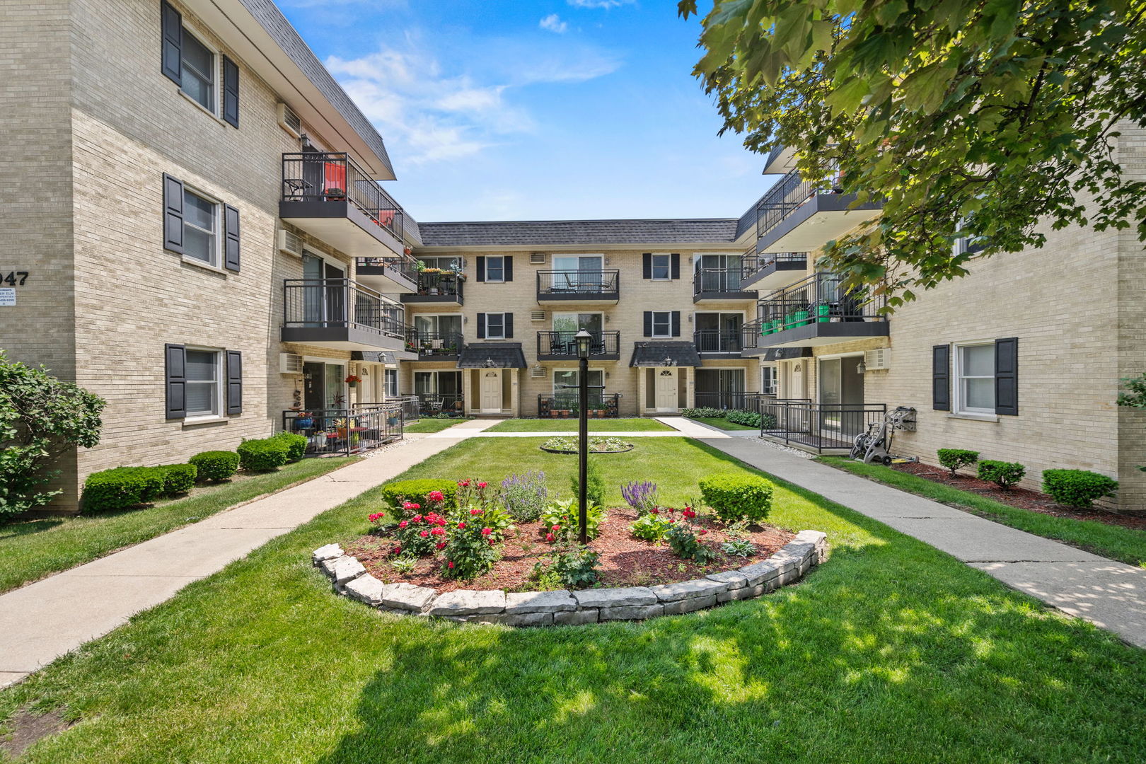 1039 N Harlem Avenue #1SC, Oak Park, IL 60302